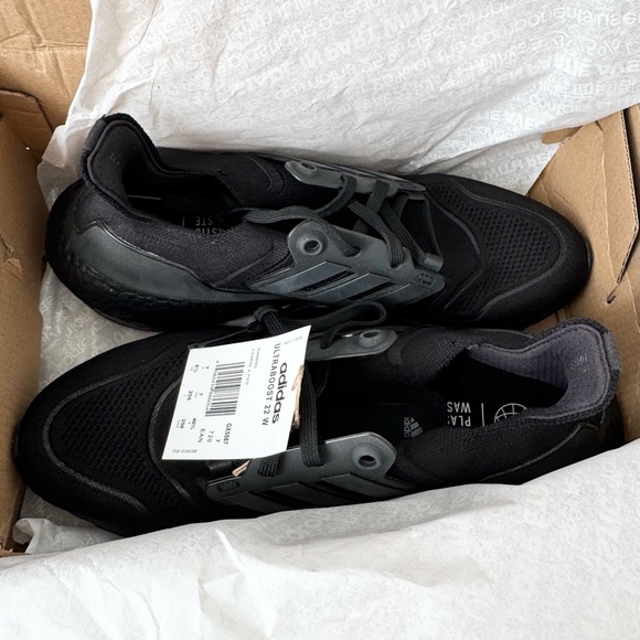 Adidas UltraBoost 22 Running Shoes Triple Black 8.5W NWT - Picture 12 of 16
